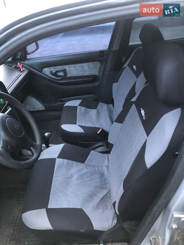 Седан Peugeot 306 1995 в Львові