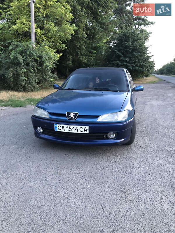 Седан Peugeot 306 1997 в Смілі