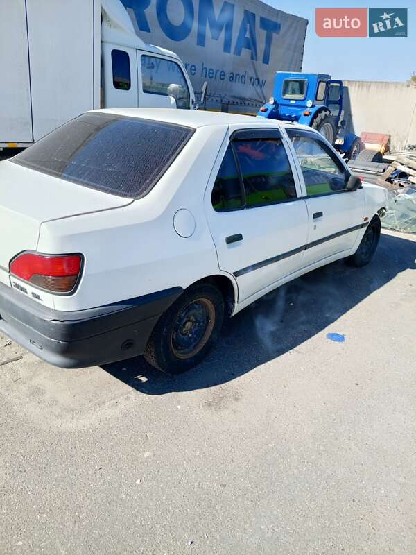 Седан Peugeot 306 1995 в Макарові