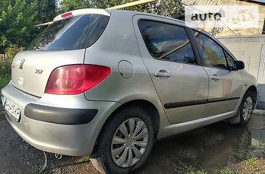 Хэтчбек Peugeot 307 2003 в Покровске