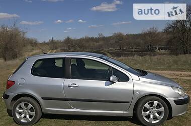 Хетчбек Peugeot 307 2004 в 