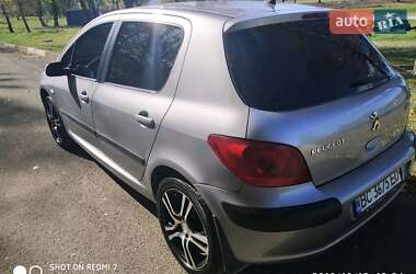 Хэтчбек Peugeot 307 2003 в 