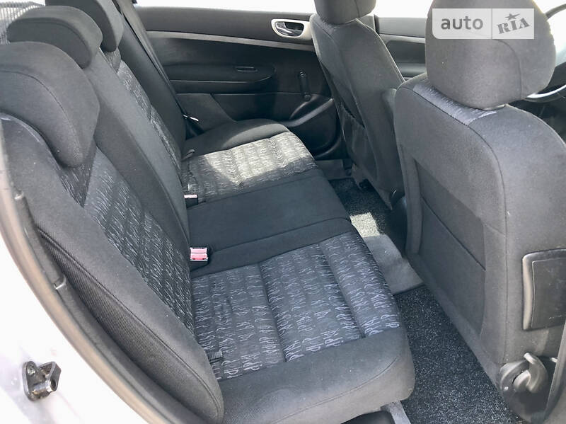 Универсал Peugeot 307 2002 в Староконстантинове