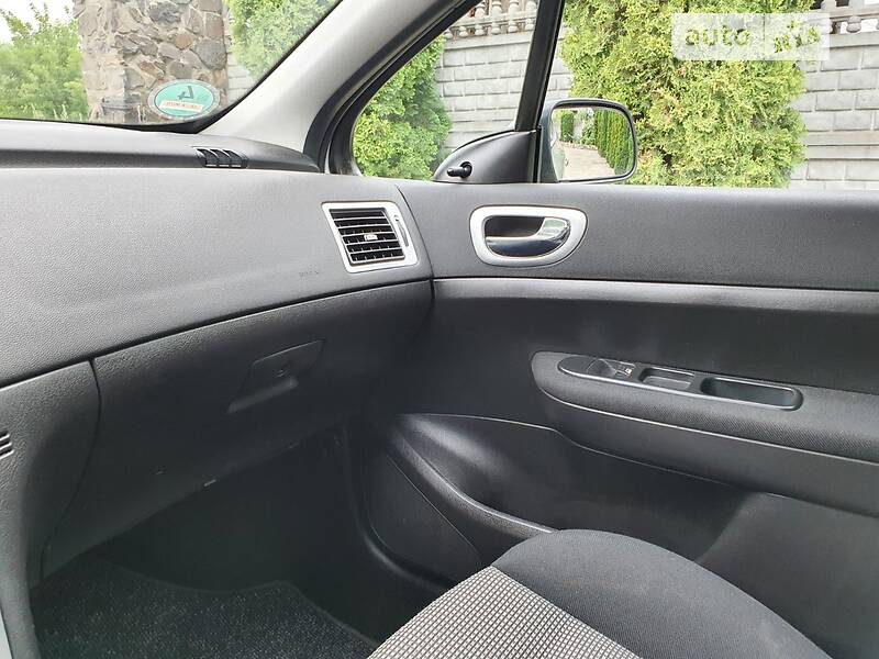Хэтчбек Peugeot 307 2006 в Бродах