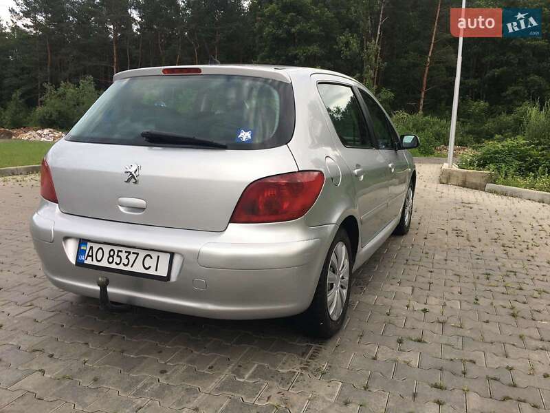 Хэтчбек Peugeot 307 2003 в Иршаве