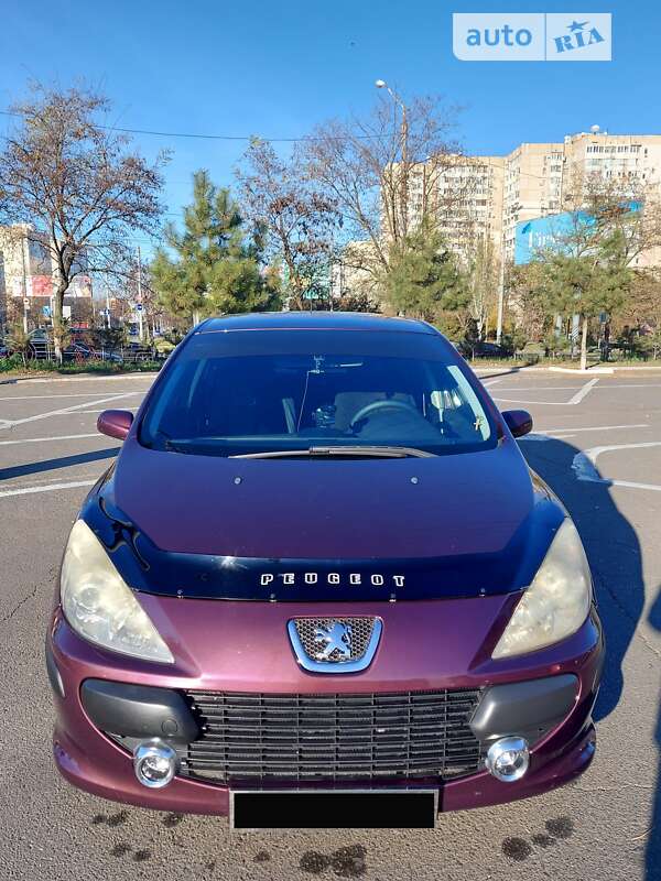 Хэтчбек Peugeot 307 2005 в 
