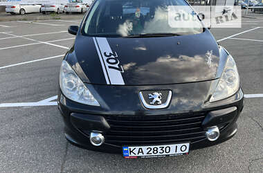 Хэтчбек Peugeot 307 2006 в Киеве