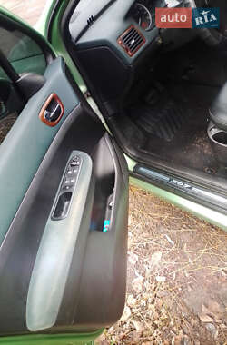 Хэтчбек Peugeot 307 2003 в 