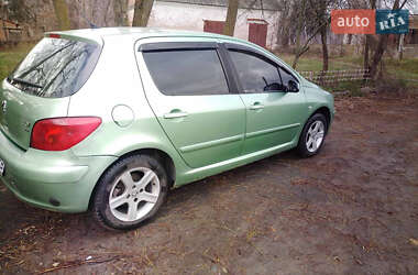 Хэтчбек Peugeot 307 2003 в 