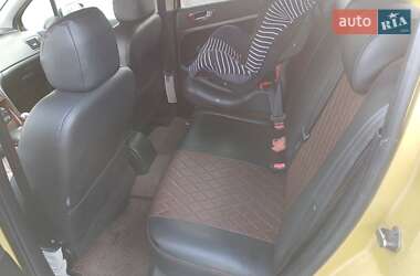 Хетчбек Peugeot 307 2001 в 