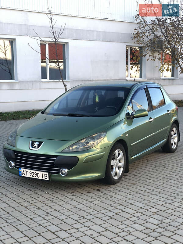 Хэтчбек Peugeot 307 2006 в 