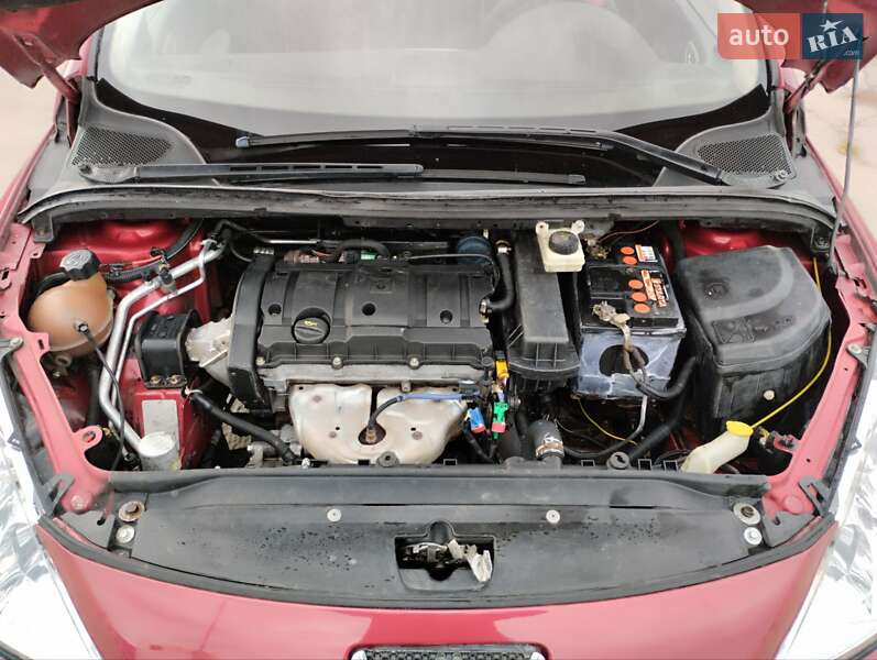 Хэтчбек Peugeot 307 2006 в Черновцах