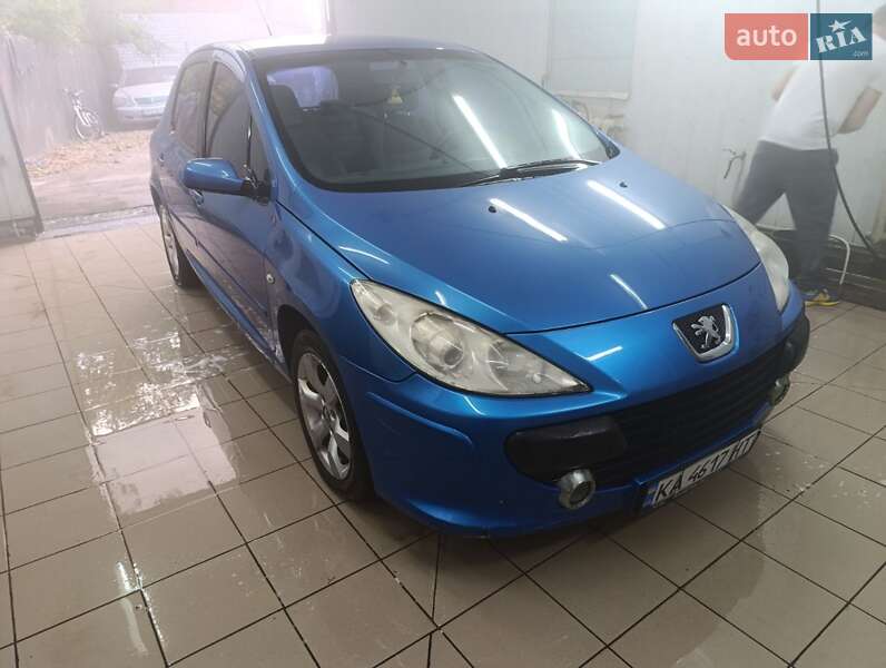 Хэтчбек Peugeot 307 2005 в 