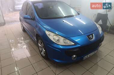 Хэтчбек Peugeot 307 2005 в 