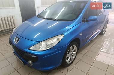 Хэтчбек Peugeot 307 2005 в 