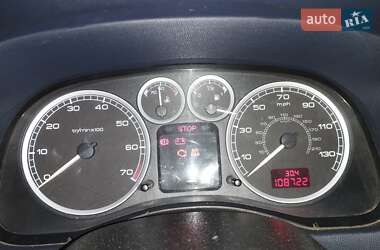 Хэтчбек Peugeot 307 2004 в 