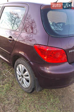 Хэтчбек Peugeot 307 2006 в 