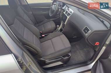 Универсал Peugeot 307 2004 в 