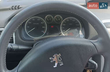 Хетчбек Peugeot 307 2001 в 