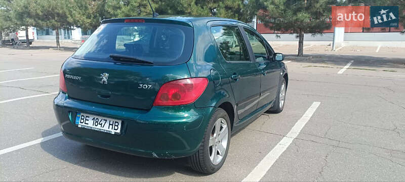 Хетчбек Peugeot 307 2001 в 