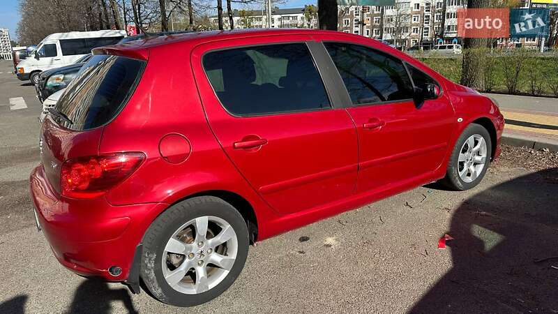 Хэтчбек Peugeot 307 2006 в Буче