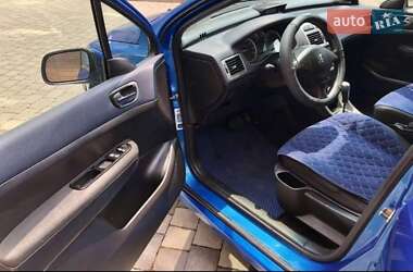 Хэтчбек Peugeot 307 2003 в 