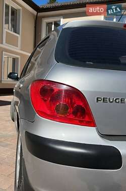 Хетчбек Peugeot 307 2002 в 