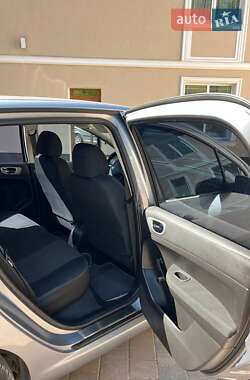 Хетчбек Peugeot 307 2002 в 