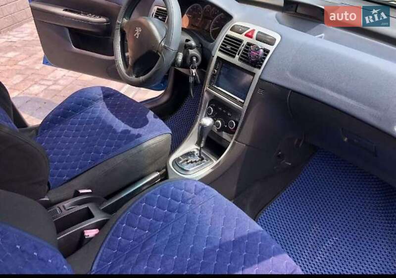Хетчбек Peugeot 307 2003 в Бурштині