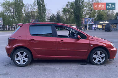 Хэтчбек Peugeot 307 2003 в 