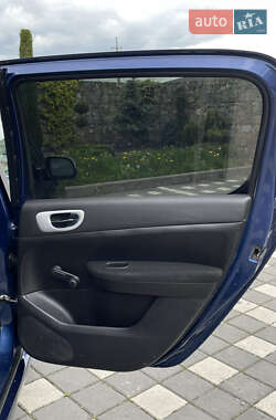 Хетчбек Peugeot 307 2002 в 