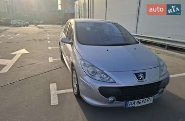 Хэтчбек Peugeot 307 2006 в 