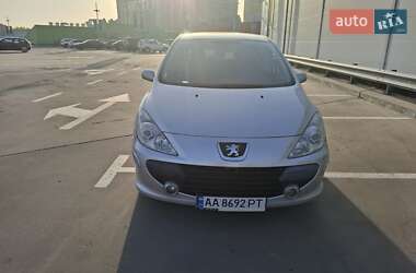 Хэтчбек Peugeot 307 2006 в 