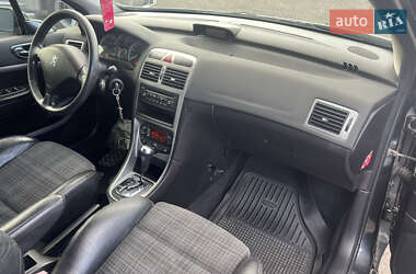 Хэтчбек Peugeot 307 2002 в 