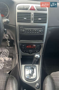Хэтчбек Peugeot 307 2002 в 