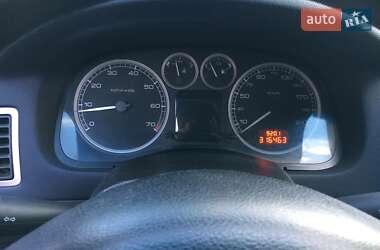 Хэтчбек Peugeot 307 2004 в 