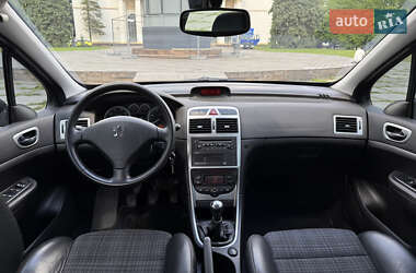 Хетчбек Peugeot 307 2003 в 