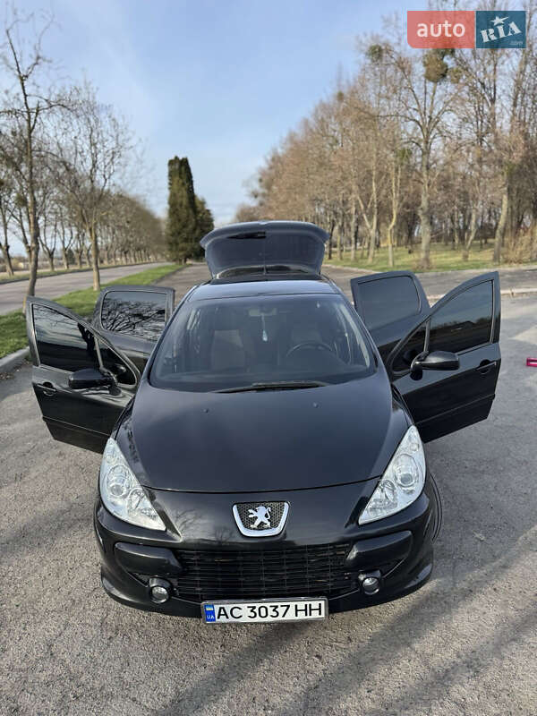 Хэтчбек Peugeot 307 2005 в Владимире