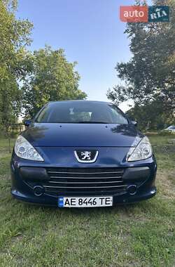 Хэтчбек Peugeot 307 2005 в 