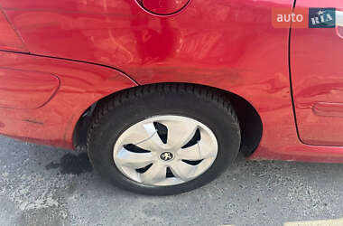 Универсал Peugeot 307 2004 в 