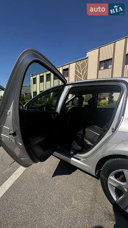 Хетчбек Peugeot 307 2003 в Запоріжжі