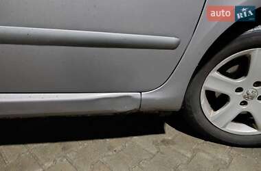Хэтчбек Peugeot 307 2003 в 