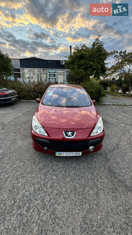 Хэтчбек Peugeot 307 2005 в Белгороде-Днестровском фото 3 Хэтчбек Peugeot 307 2005 в Белгороде-Днестровском