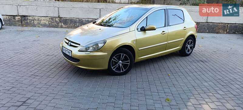 Хэтчбек Peugeot 307 2003 в  фото Хэтчбек Peugeot 307 2003 в