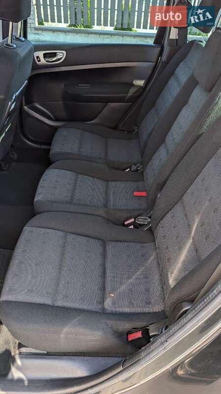 Универсал Peugeot 307 2005 в Староконстантинове