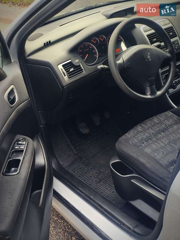 Хетчбек Peugeot 307 2003 в Миронівці