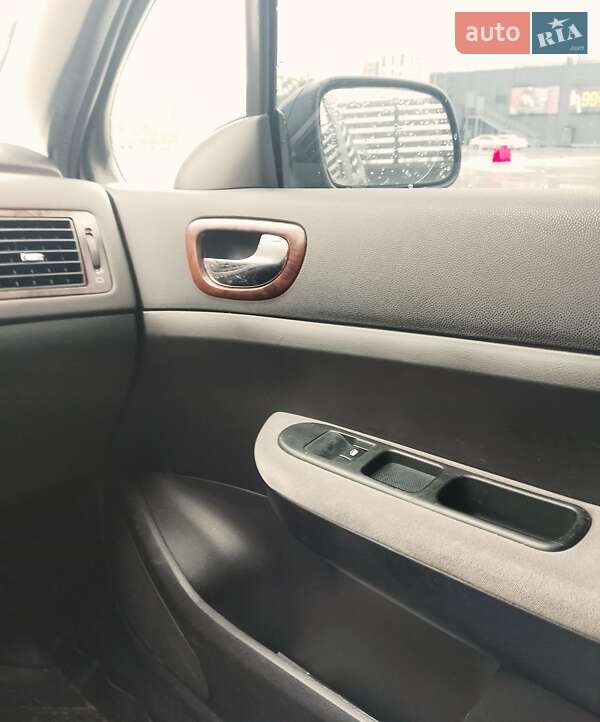Хетчбек Peugeot 307 2004 в Києві фото 2 Хетчбек Peugeot 307 2004 в Києві