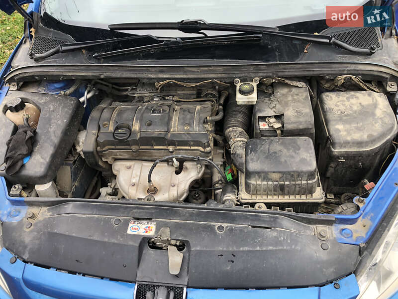 Хетчбек Peugeot 307 2004 в Сторожинці