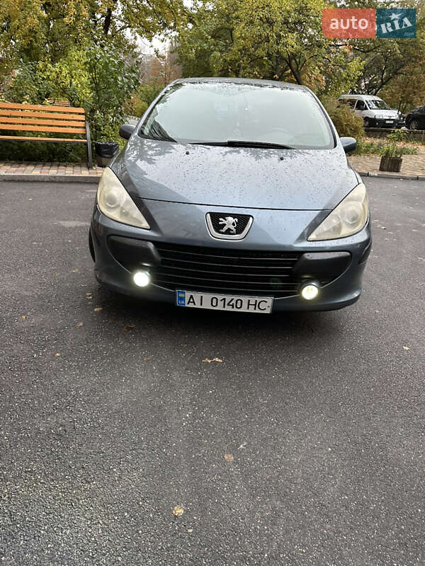 Хэтчбек Peugeot 307 2006 в Обухове