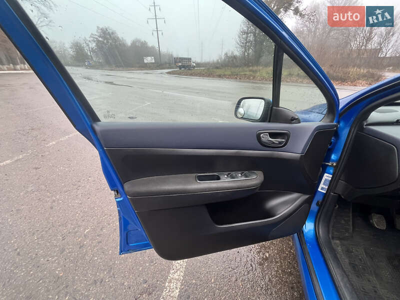 Хетчбек Peugeot 307 2003 в Полтаві